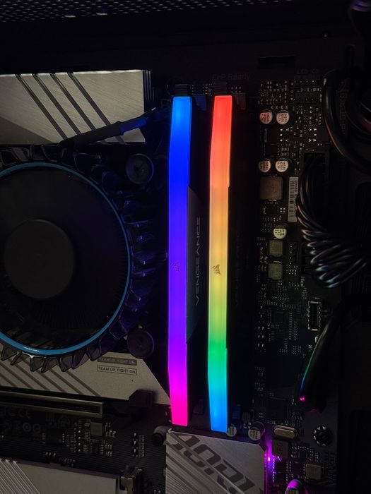 Оперативна памʼять CORSAIR Vengeance RGB DDR5 DIMM 2x16GB 6000MHz CL30