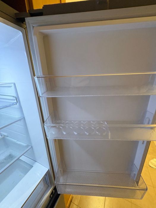 Frigorifico em excelente estado com nenos de 2 anos