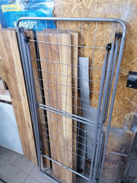 Утюг. Обигривач. Чайник. Доска для сушки.