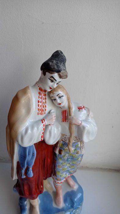 Фарфоровая статуэтка. Майська ніч.