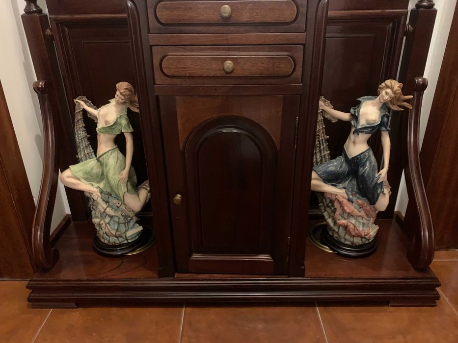 Armário de madeira com espelhos - 1,85x1.02m