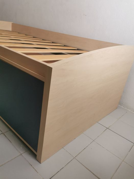 Cama Solteiro c/Estrado e Colchão (90 cm X 200 cm)