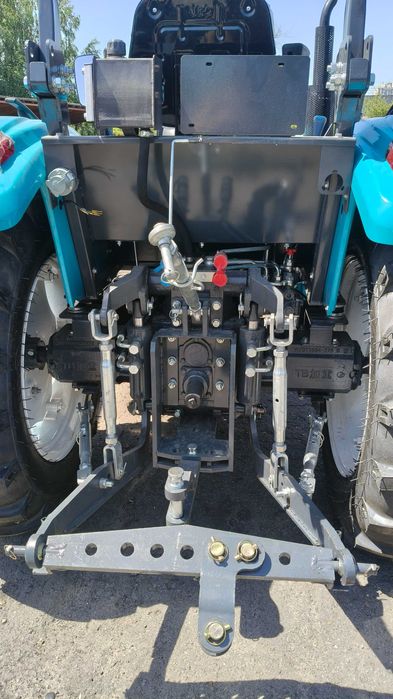 Трактор Булат 504 дашок BULAT TE504R з  дашком реверс примусова навіска рівна підлога бокова кпп
