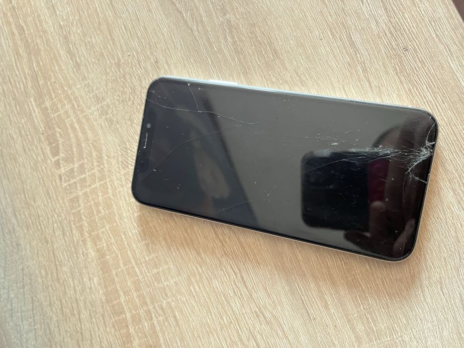 Продам айфон 10 Х с розбитим екраном