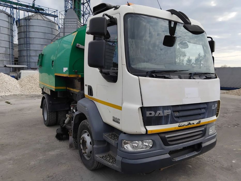 DAF LF 55.220  Zamiatarka uliczna 2011, BARDZO NISKI PRZEBIEG!!