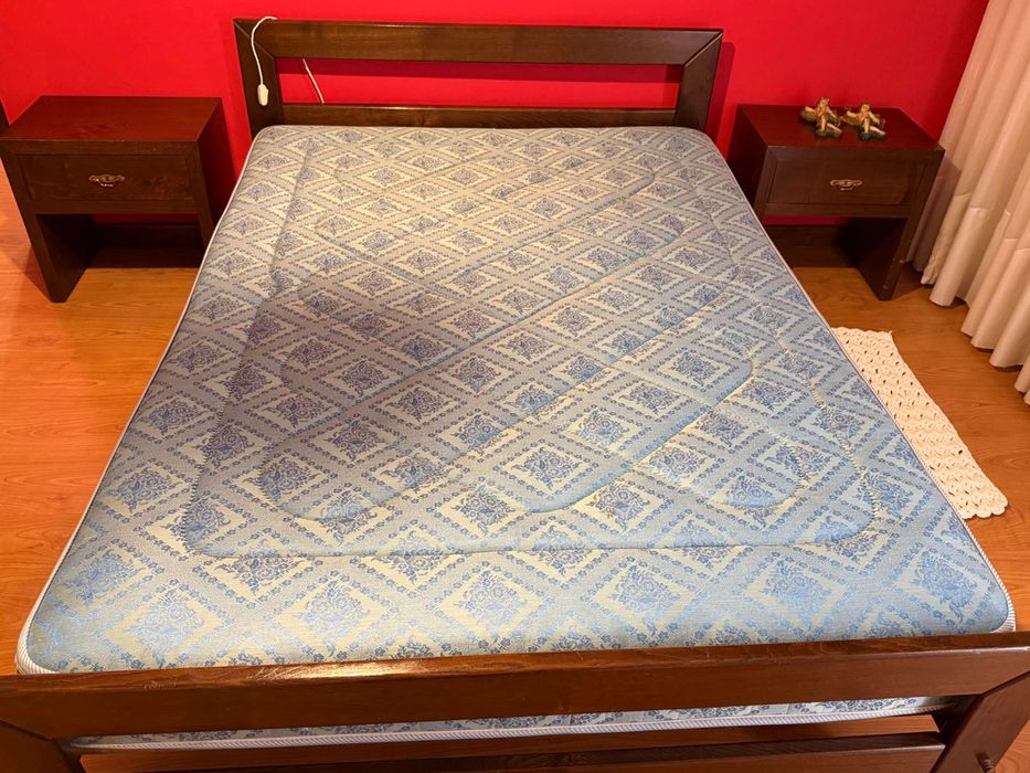 Cama de corpo e meio e