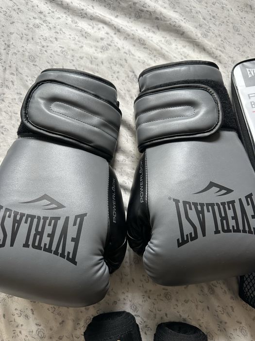 Luvas everlast profissional para box e kickboxing + ligaduras ( novo )
