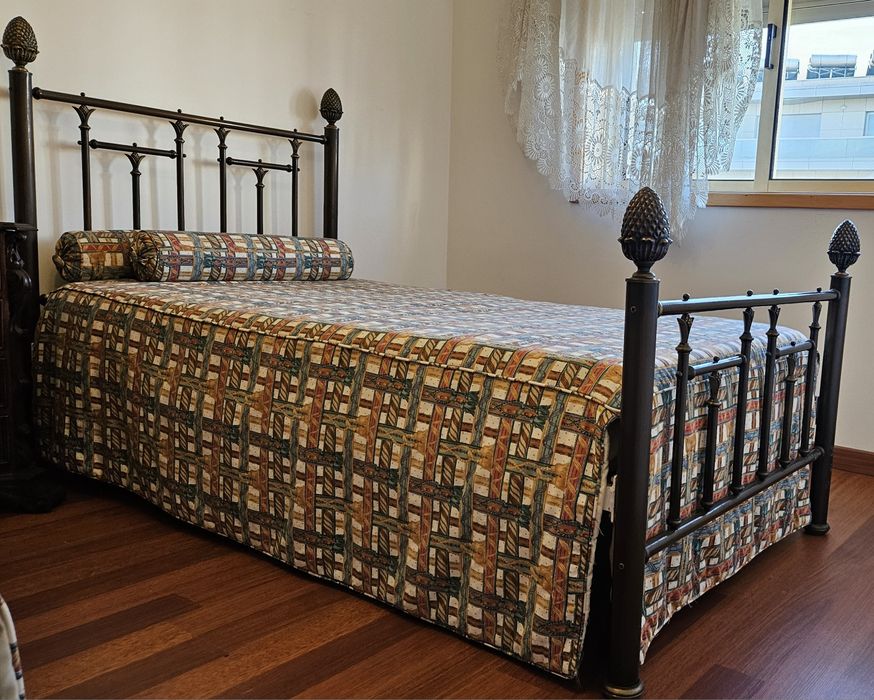 Cama metálica 1.0m x 1.85m