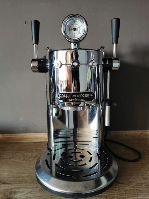 Ekspres do kawy Ariete Cafe Novecento 1387B używany