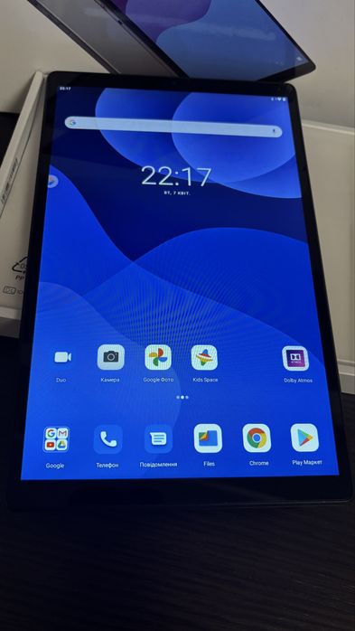 планшет Lenovo Tab M10 HD.