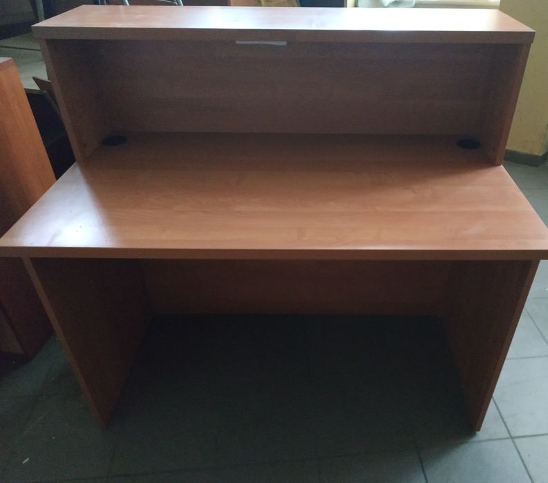 Biurowa lada recepcyjna do obsługi klientów