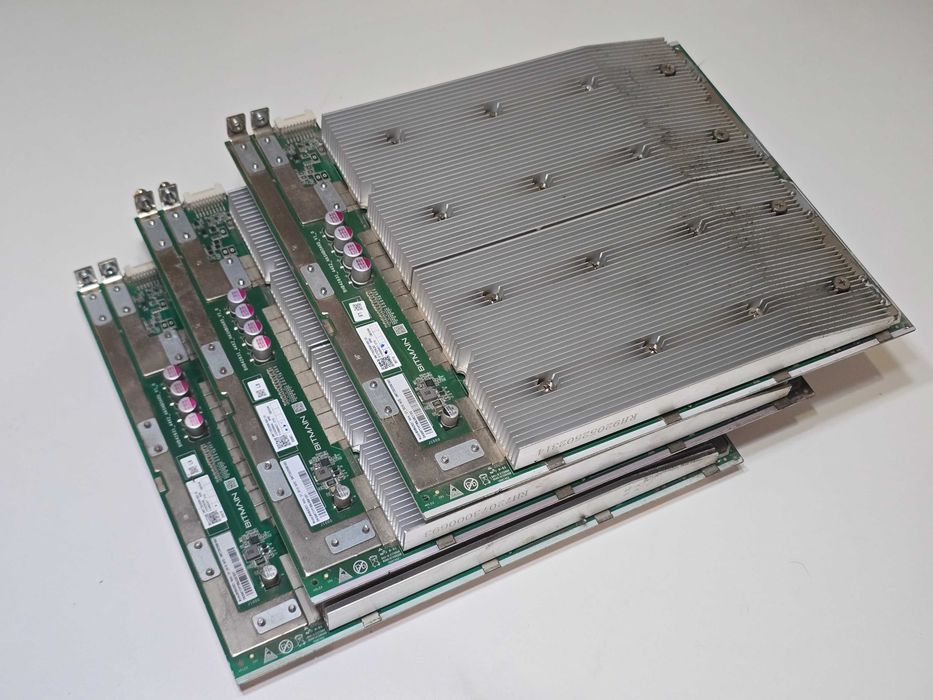 Bitmain Antminer S19 / S19J Pro446158879893104643