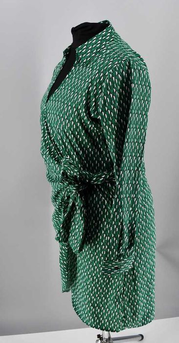 Zwiewna cienka sukienka kopertowa Bodyflirt 44 plus size print