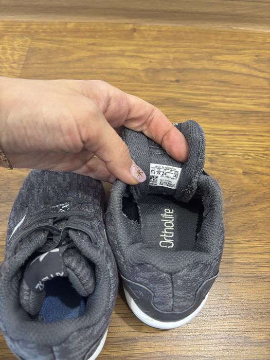 Кросівки дитячі, adidas оригінал. Розмір 24