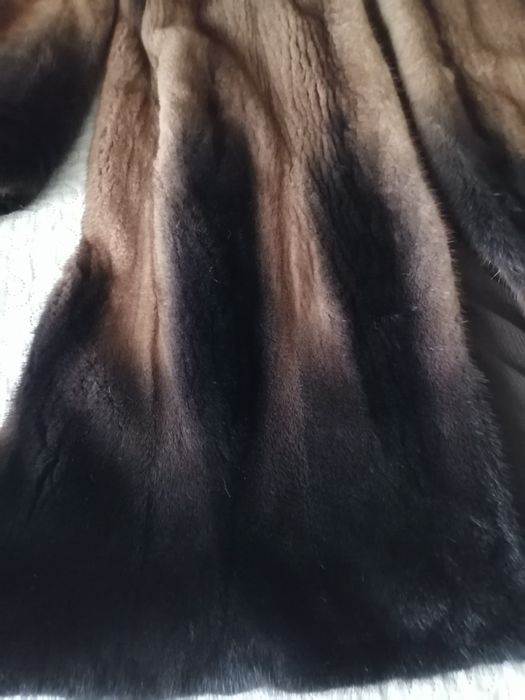 Продам норковую шубу