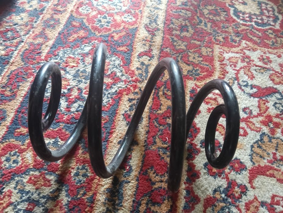 Продам пружину походу на фолцваген