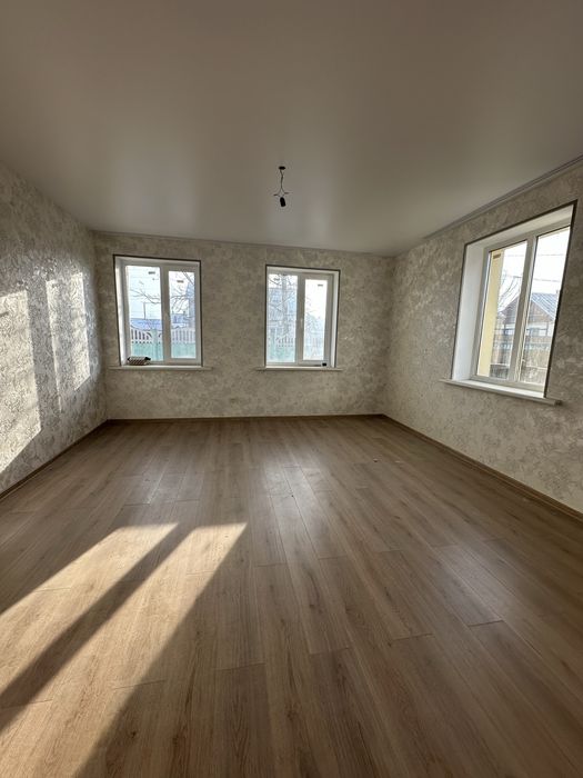 Продаж будинку на Саєнка