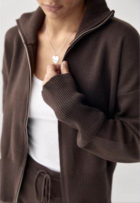 Вʼязаний костюм двійка