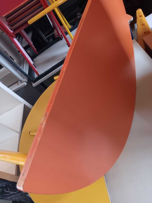 2 mesas semicirculares