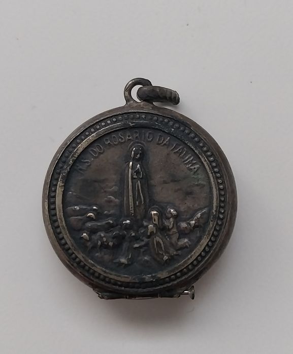 Pequena caixa religiosa de Nossa Senhora de Fátima
