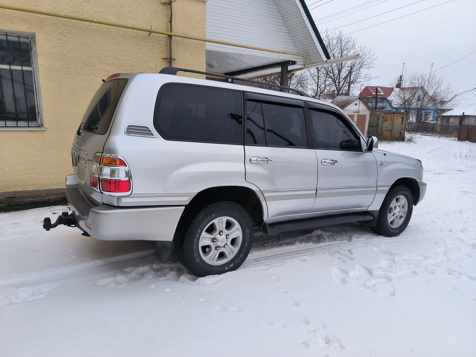 Toyota Land Cruiser 100