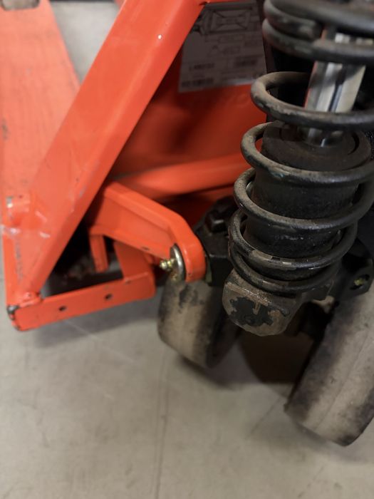 Paleciak toyota lhm 230 sprawny 2300 kg stan super