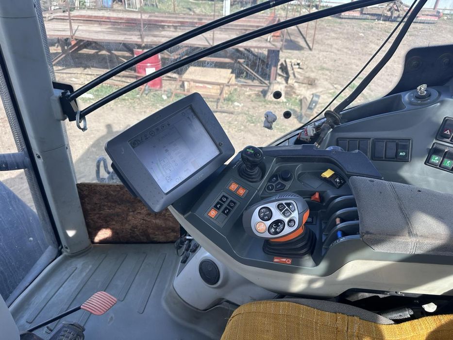 Трактор CLAAS AXION 930