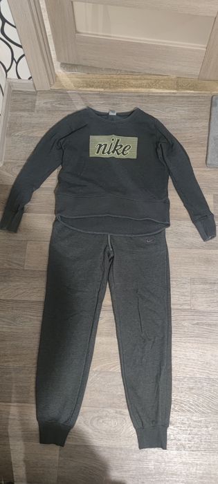 Женский фирменный костюм Nike