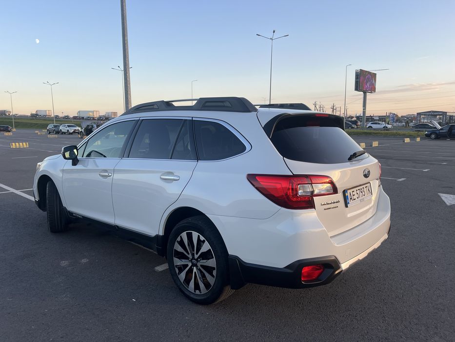 Subaru Outback 2015 Офіційний автомобіль