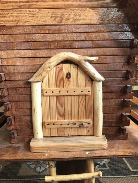 Дерев’яний будинок для саду