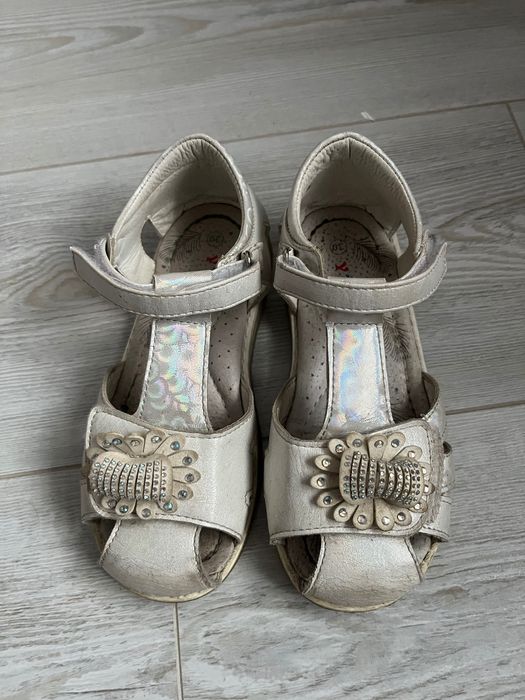 Босоніжки для дівчинки