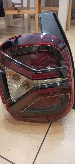 Dacia Duster lampa tył lewa