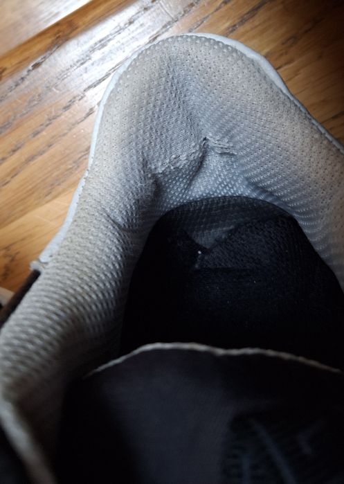Loyalti buty sportowe czarne Eu 41 uk7