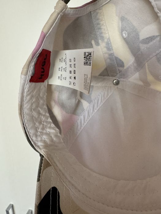 Класна кепка від HUGO