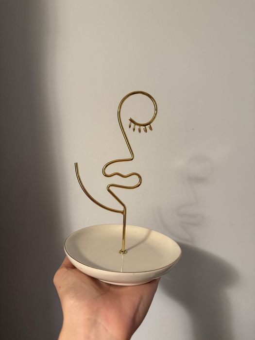 Stojak na bizuterię