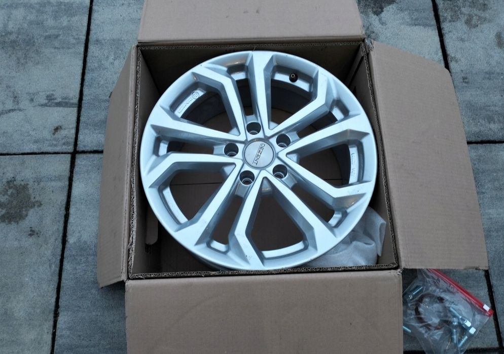 Felga Aluminiowa Dezent TA Silver 7.0x17   5x114.3  ET38 Nowa