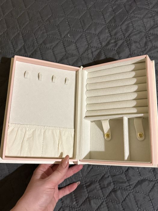 Шкатулка для прикрас