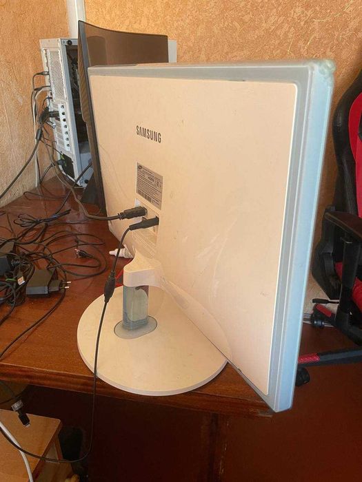 Монітор SAMSUNG 24" 75Hz
