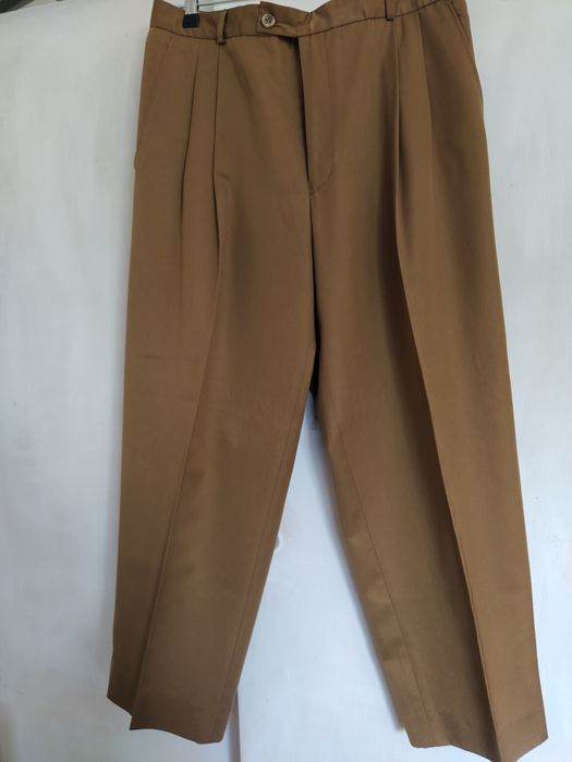 Calça clássica de homem