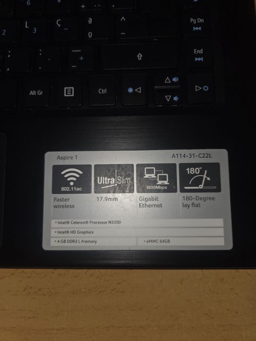 Portátil Acer Aspire 1