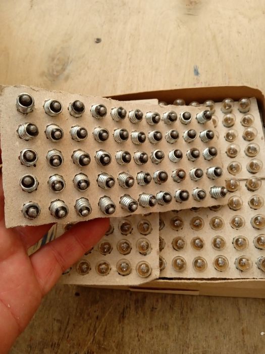 Мини лампочки накаливания 13.5v0.16A(26v для  гирлянд и другие 24v1cd.