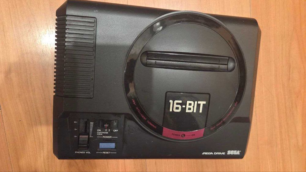 Ігрова приставка Sega Mega Drive з аудіочіпом Yamaha VA1
