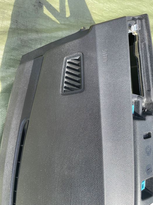 Konsola deska kokpit AIRBAG BMW E90 E91 E92 E93 czarna cupholder kubki
