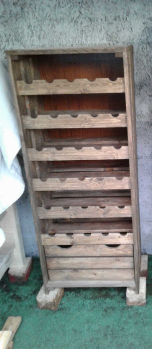 Garrafeira rústica em madeira