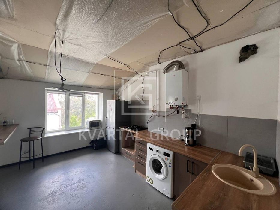 Продам 2к квартиру з незавершеним ремонтом. 2% оформлення!