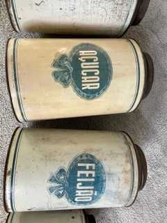 Conjunto de 5 latas antigas de mercearia