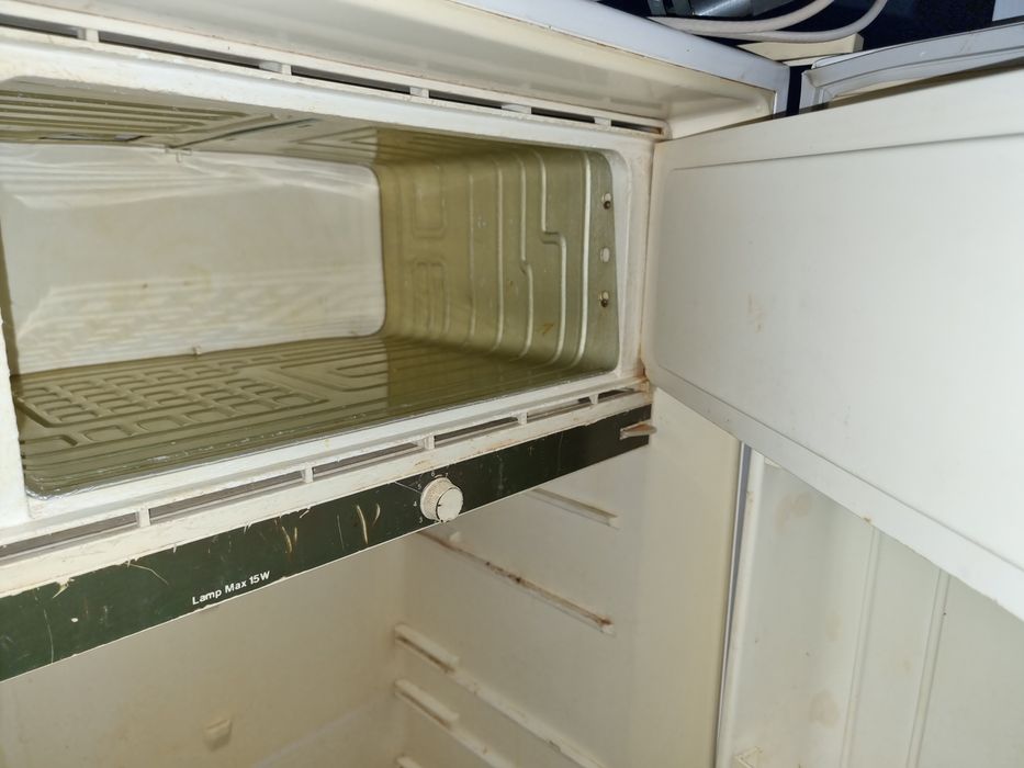 Холодильник (старого зразка)