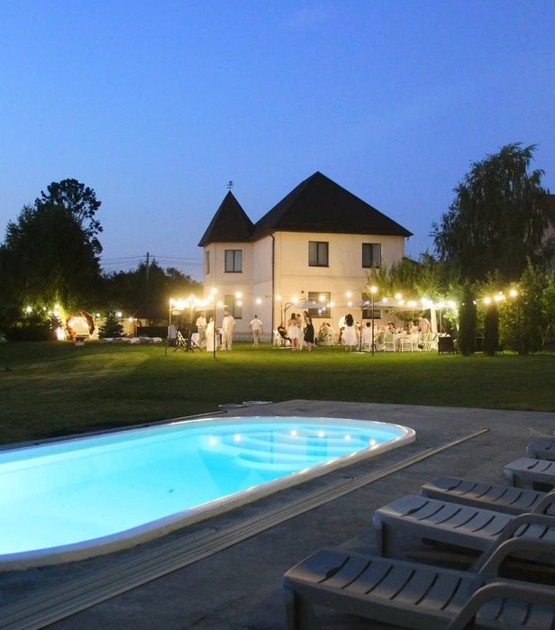 Подобова оренда будинку для відпочинку, святкування