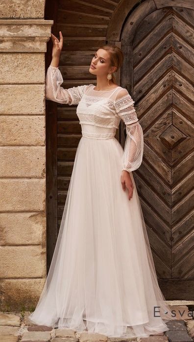 Весільна сукня з мереживом