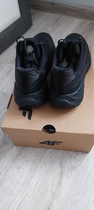 Nowe Czarne buty 4F